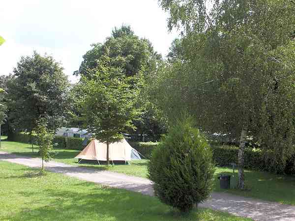 Emplacement sur herbe avec électricité optionnelle