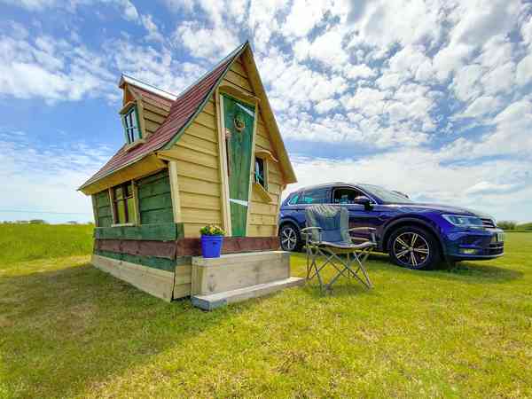 The Wizards Wonky microlodge (2 adults and 2 children)