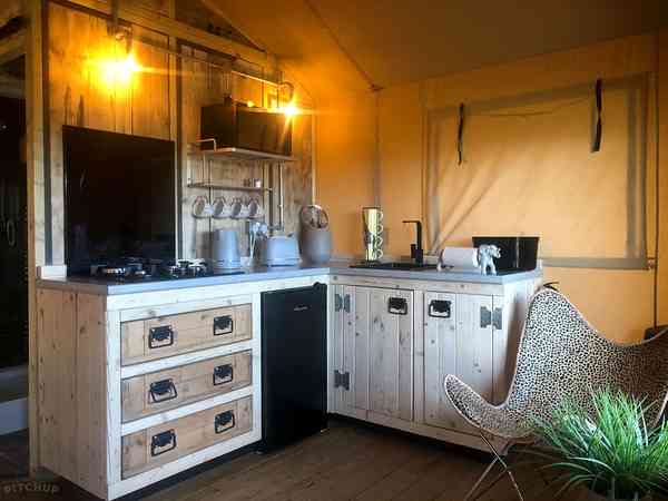 Semira 2 bedroom safari tent (private bathroom amenities)