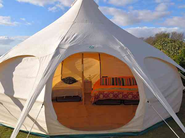 Tente cloche Lotus (vue sur le lac)