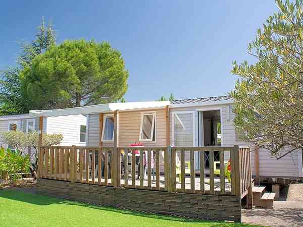 Mobil-home Aups 3 chambres (air conditionné, terrasse semi-couverte)
