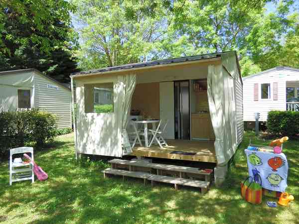 Comes with a covered terrace Comes with a covered terrace