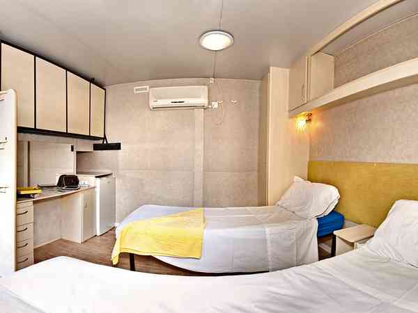 1 bedroom cabin (no pets)