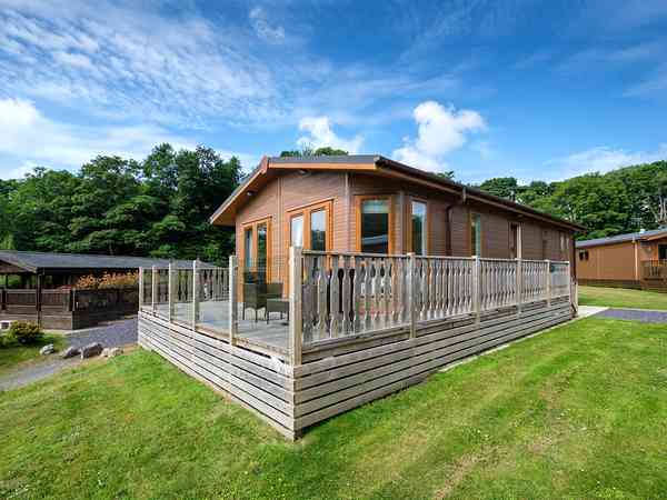 Platinum 2 bedroom lodge (no pets)