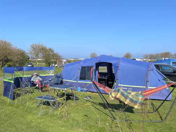 Electric grass tent or trailer tent pitch