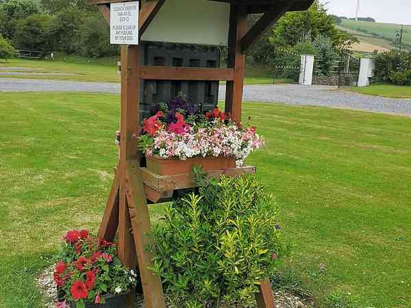 Flower displays Flower displays