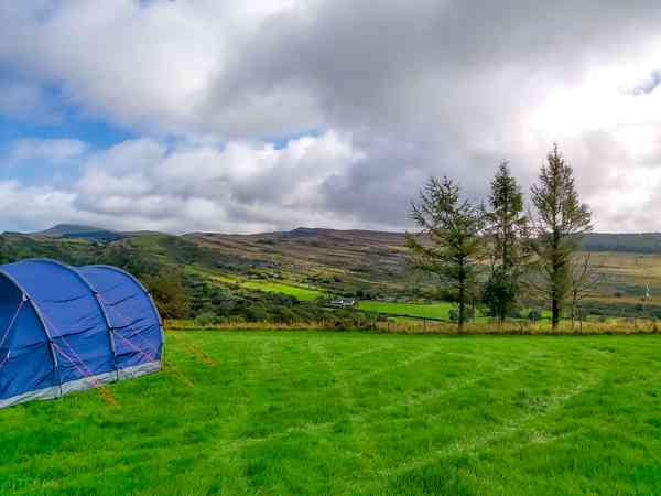 Non-electric grass tent or campervan pitch