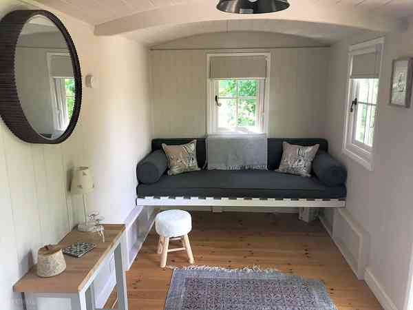 The Tree Nursery, Cheltenham Oppdaterte priser for 2020 Buy Chedworth Table Lamp from Next Norway