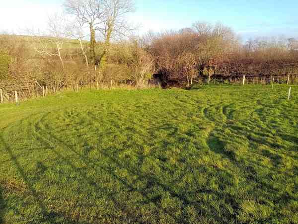 Non-electric grass and gravel tent or trailer tent pitch