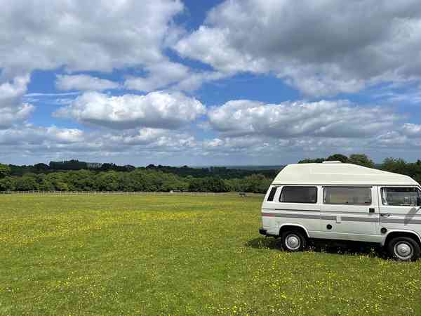 Emplacement pour véhicule de tourisme sur herbe sans électricité