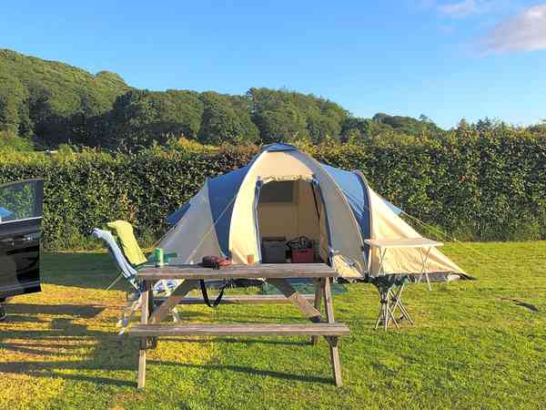 Non-electric grass tent or trailer tent pitch