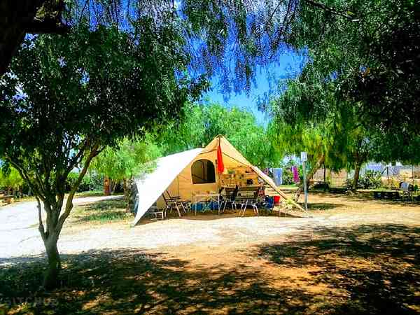 Piazzola tenda con elettricità (per famiglie)