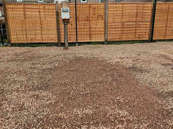 Fully-serviced gravel motorhome pitch