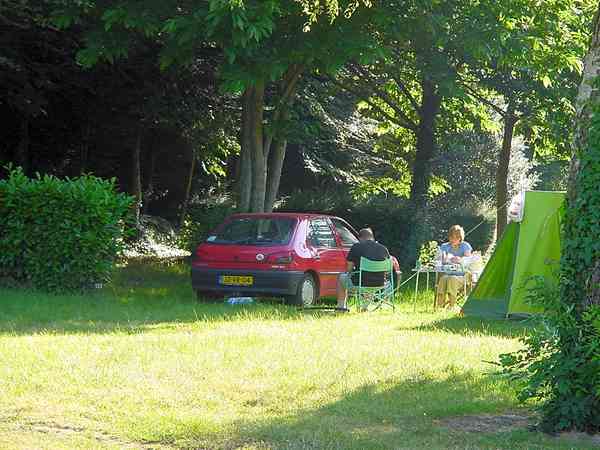 Areal til telt, til trailer-telt eller kørende campingvogn med græs uden elektricitet