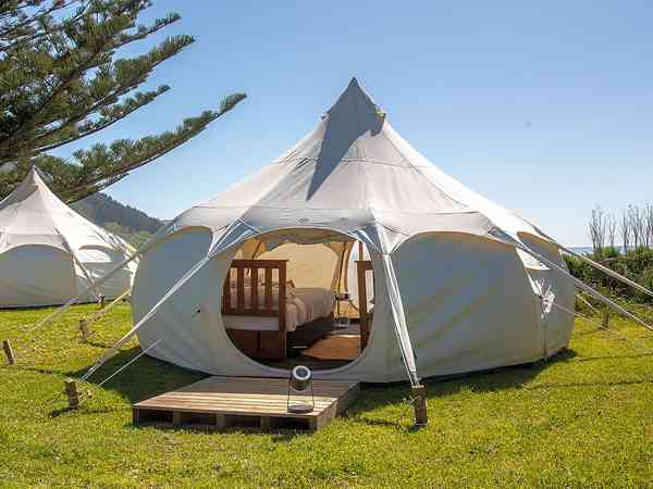Cwtch Lotus bell tent