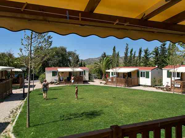 Maple 2 bedroom static caravan