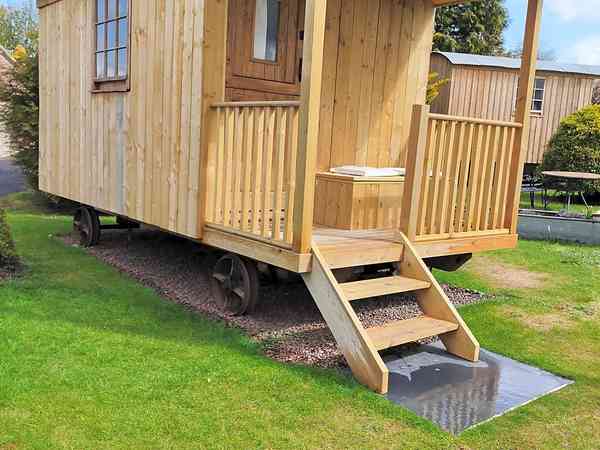 Shepherd's hut