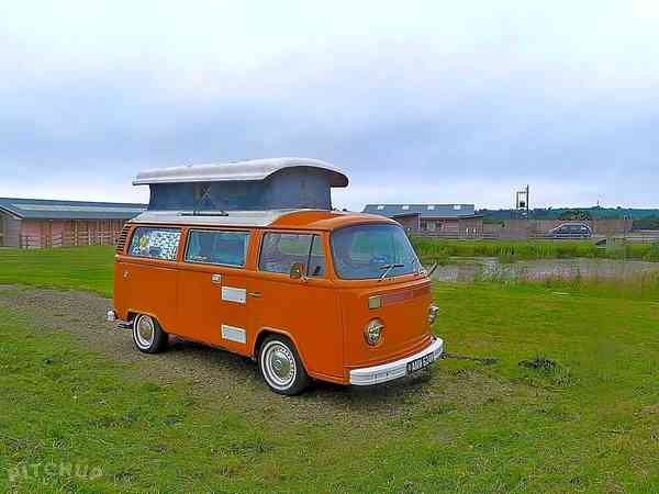 Emplacement camping-car sur herbe sans électricité