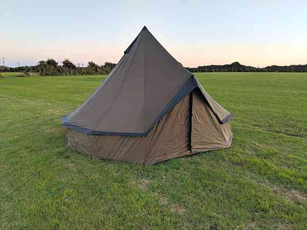 Non-electric grass tent or trailer tent pitch (large)