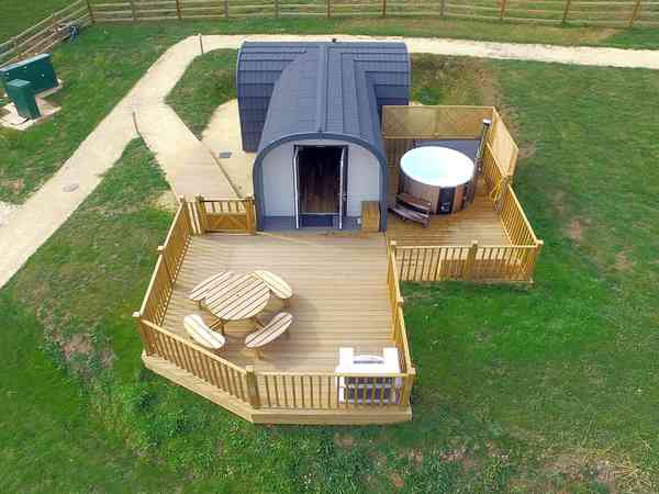 Oak 2 bedroom camping pod (hot tub, no pets)