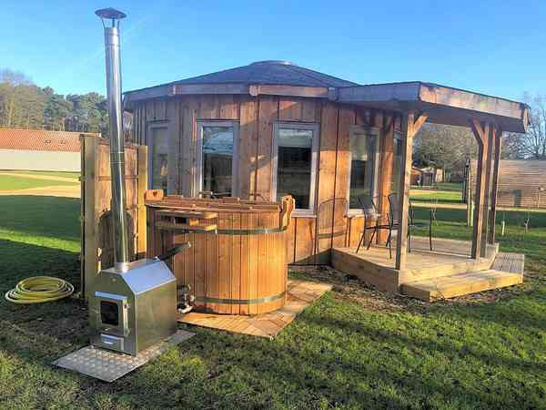 Wood fired hot tub in King's oak Wood fired hot tub in King's oak