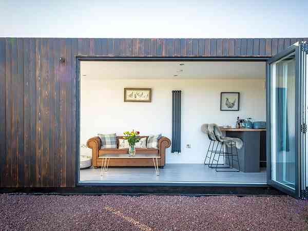 The Pheasant's Nest 1 bedroom microlodge