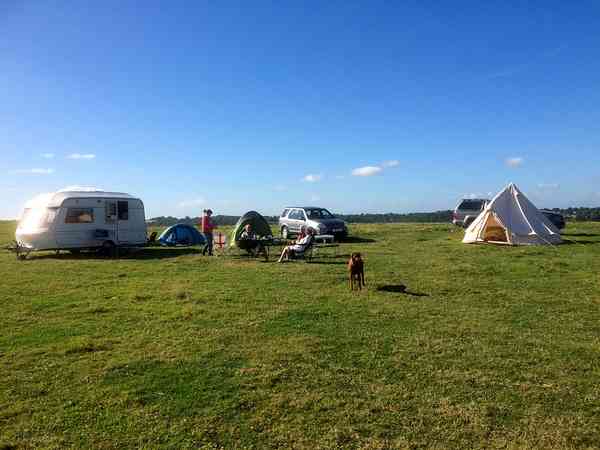 Non-electric grass tent or trailer tent pitch