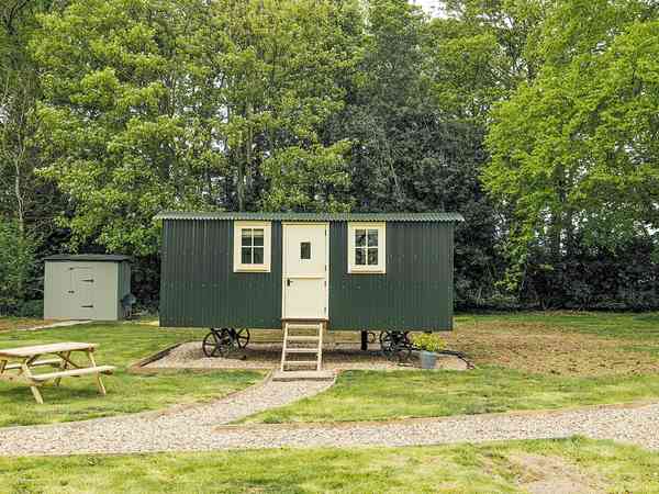 The Gamekeeper shepherd's hut