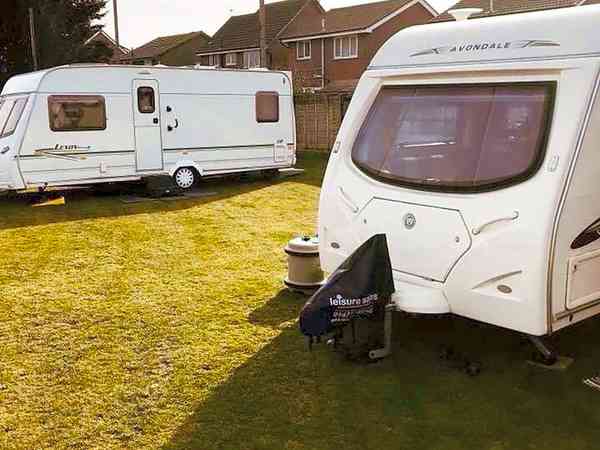 Non-electric grass pitch