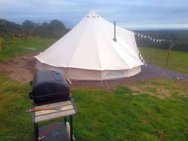 Bell tent (2 adults and 4 children)