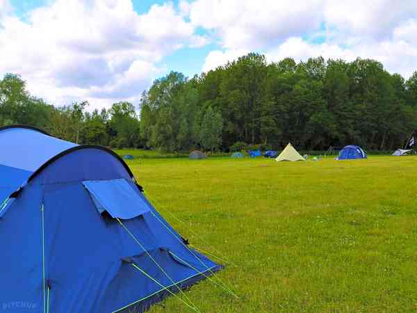 Unpowered grass site