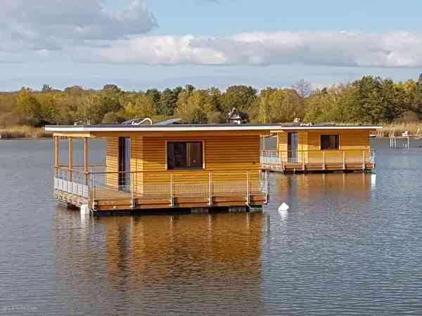 Flottant Nénuphar 2 bedroom lodge (sheltered balcony, wood-burning stove)