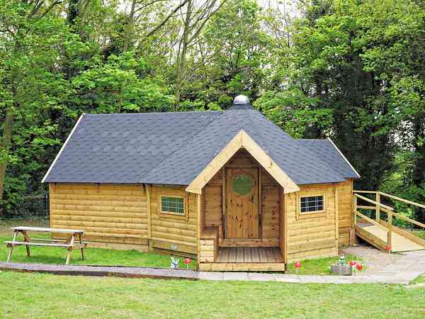 Gretel cabin (2 adults and 2 children)