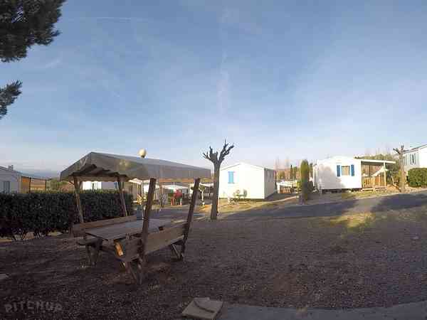 Plass på gressplen og jordunderlag full service