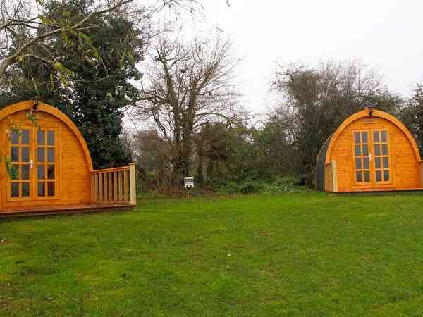 Pod prêt-à-camper Bredon (animaux interdits, réservé aux adultes)