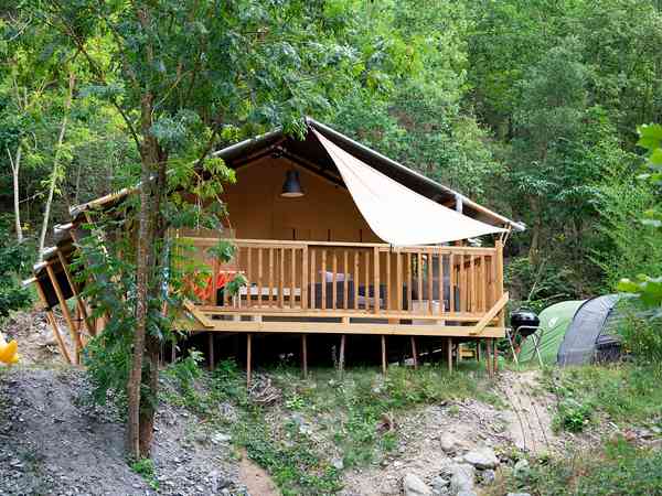 Spacious safari tents Spacious safari tents