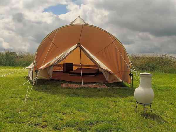 Bella bell tent (large, 2 adults and 2 children)