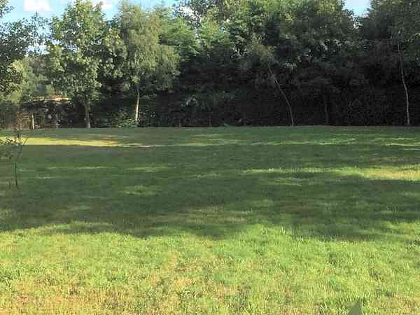 Non-electric grass tent or trailer tent pitch