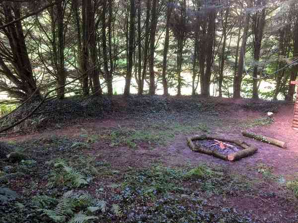 Emplacement pour tente (Private Island) sur sol forestier sans électricité