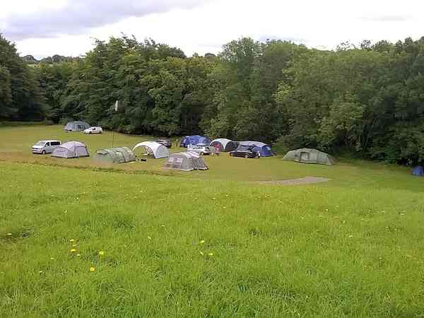 Meadow Lote para tenda, para auto tenda ou autocaravana de grama sem eletricidade