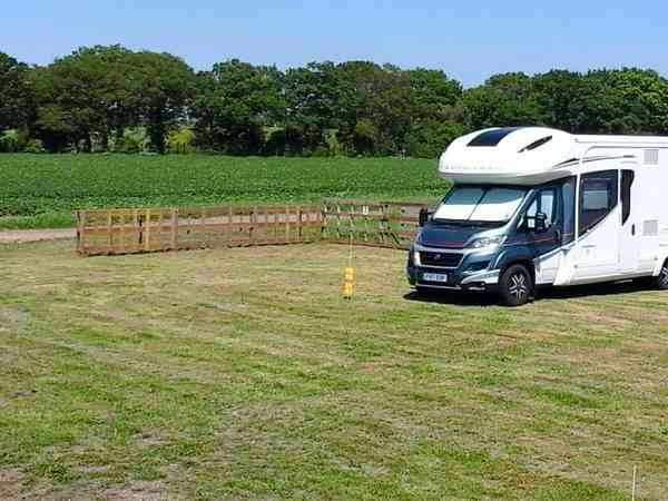 Unpowered grass site