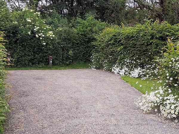 Piazzola roulotte/camper su terreno battuto completamente attrezzata (piccolo, tendalini vietati)