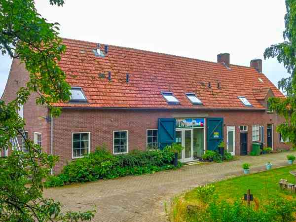 1 bedroom hotel or motel (double, no pets)