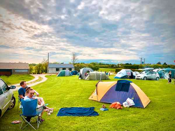 Emplacement pour tente sur herbe sans électricité