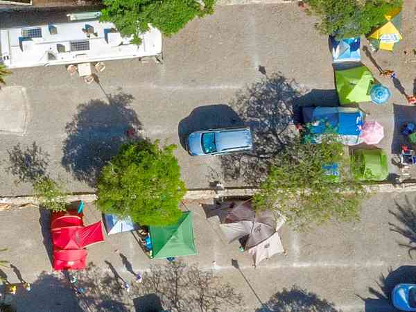 Non-electric gravel tent or trailer tent pitch