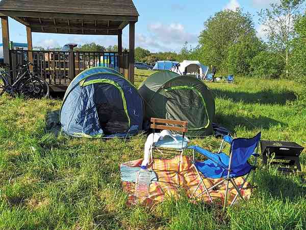 Electric grass tent or trailer tent pitch