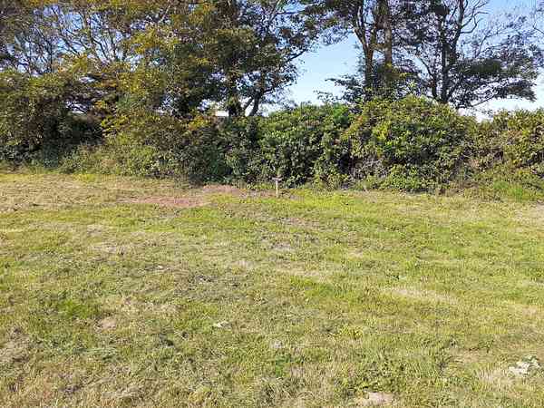Emplacement pour autocaravane sur herbe sans électricité