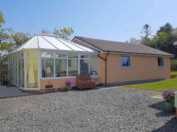 Hazel 3 bedroom cottage / chalet / bungalow