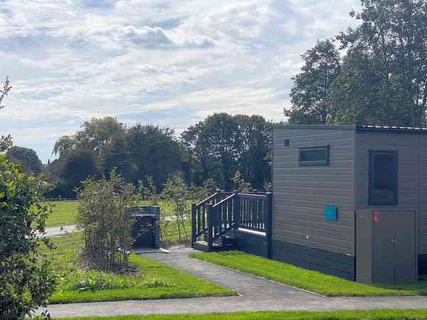 Mini-chalet (2 adultes et 2 enfants, maximum autorisé de 2 adultes)