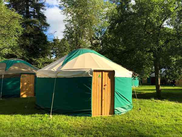 Yurt (2 adults and 2 children)